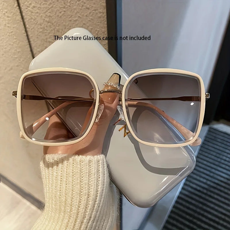 2026 New Fashion Oversized Frame Sunglasses for Women Perfect for Round Faces Stylish Trendy Shades Suitable for Parties Daily Wear Ideal Holiday Gift for Family and Friends Must Have Fashion Accessory for Modern Ladies